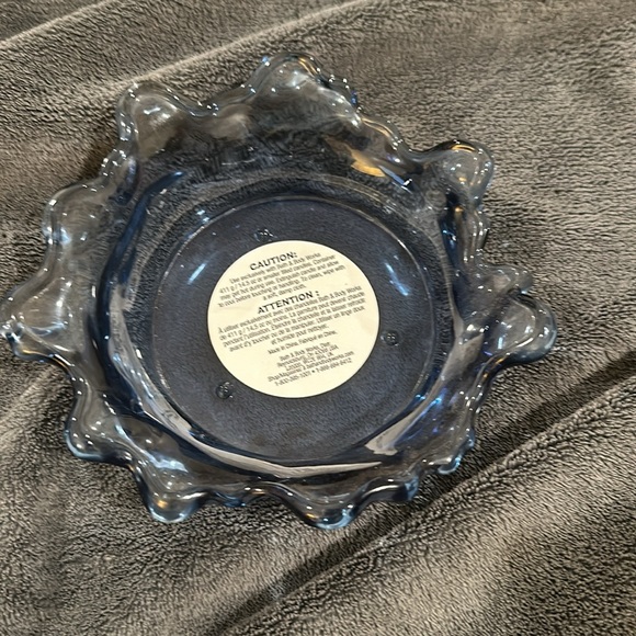 Bath&Body Works blue glass splash 💦 3wick candle holder - Picture 2 of 4